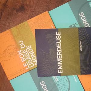 Laure Tuia en dédicace